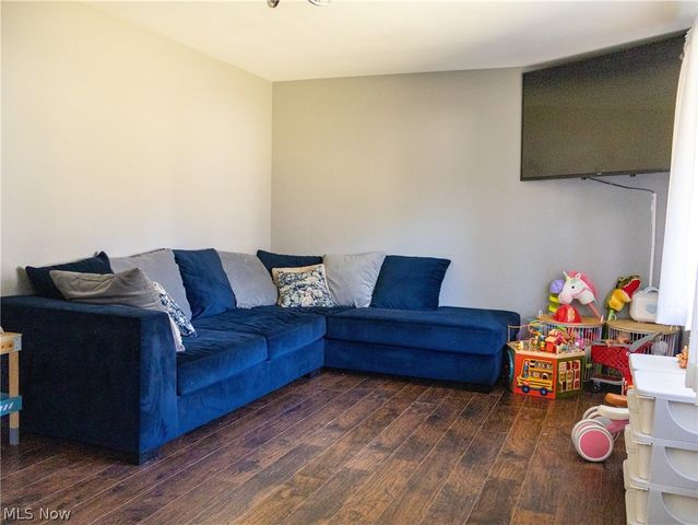 4095 Kirk Road, Youngstown, OH 44511