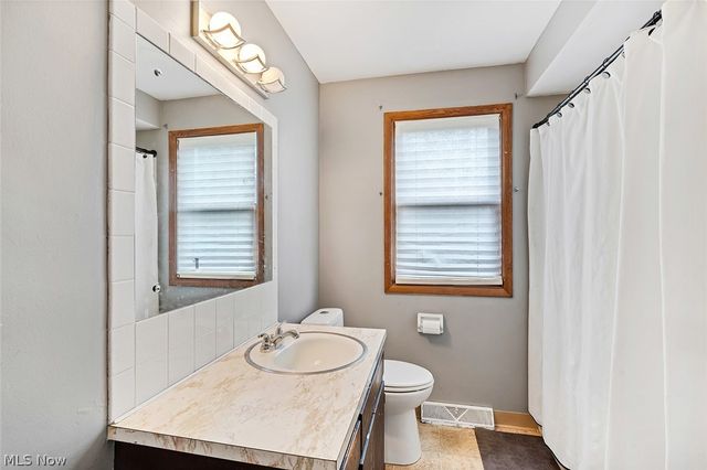 4095 Kirk Road, Youngstown, OH 44511