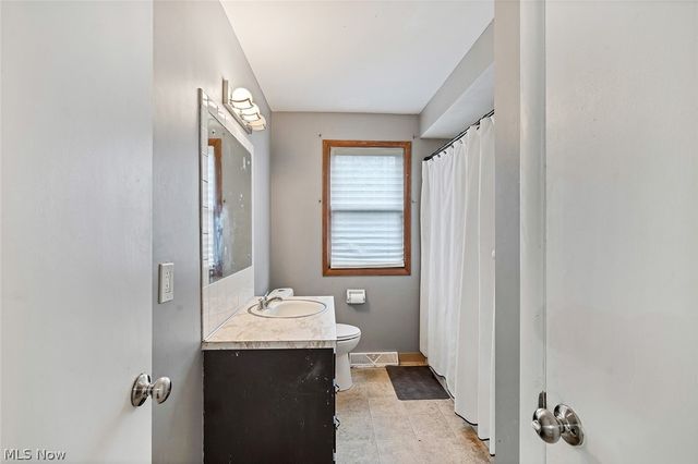 4095 Kirk Road, Youngstown, OH 44511