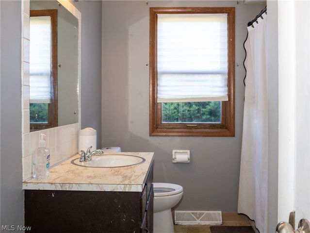 4095 Kirk Road, Youngstown, OH 44511