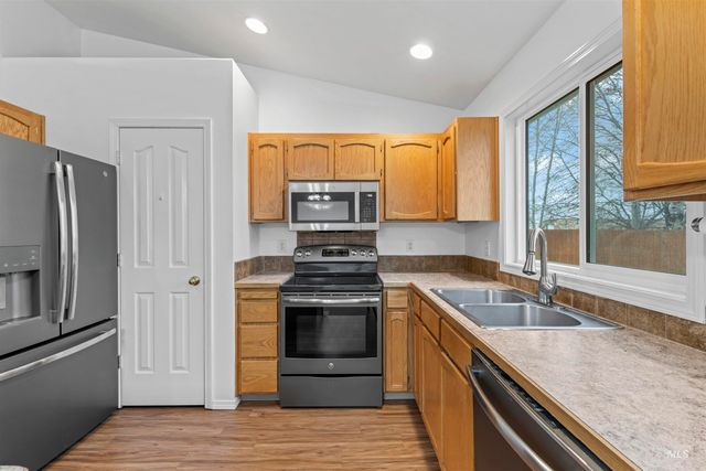 658 E Huckleberry Ct, Kuna, ID 83634