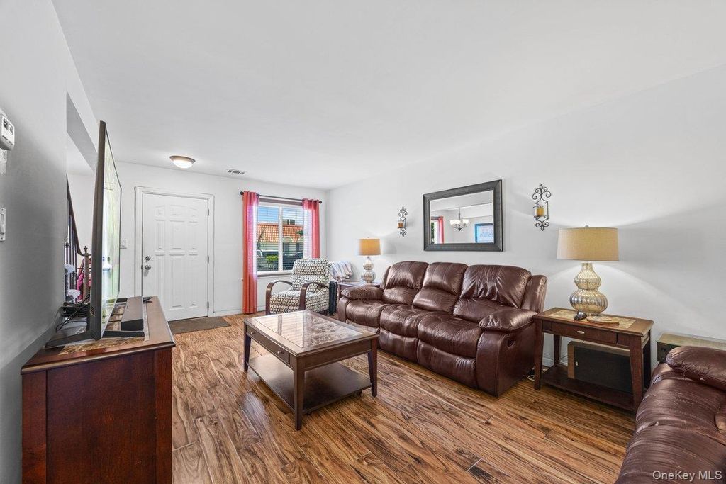 21 Alhambra Drive, Oceanside, NY 11572 — photo 4
