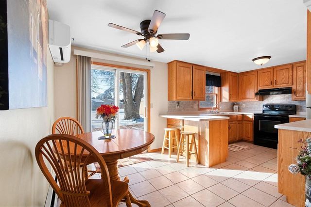 1865 BOND STREET, Green Bay, WI 54303