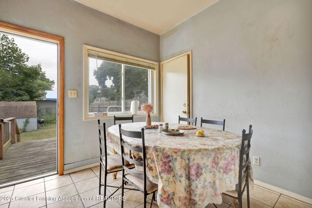 435 N Magnolia Avenue, Lansing, MI 48912