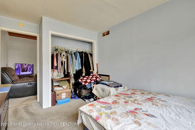 435 N Magnolia Avenue, Lansing, MI 48912