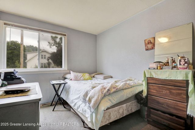 435 N Magnolia Avenue, Lansing, MI 48912