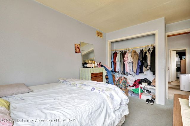 435 N Magnolia Avenue, Lansing, MI 48912