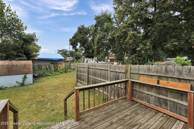435 N Magnolia Avenue, Lansing, MI 48912