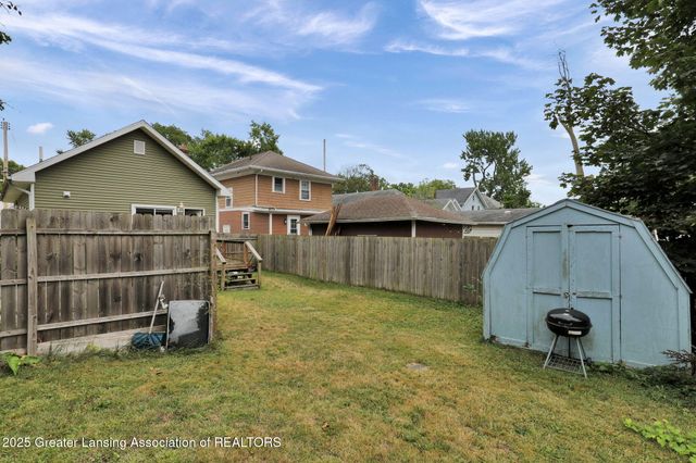 435 N Magnolia Avenue, Lansing, MI 48912