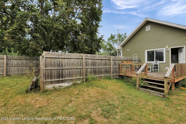 435 N Magnolia Avenue, Lansing, MI 48912
