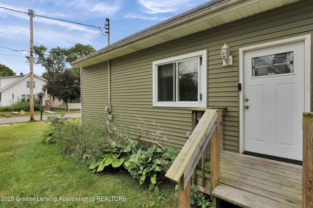435 N Magnolia Avenue, Lansing, MI 48912