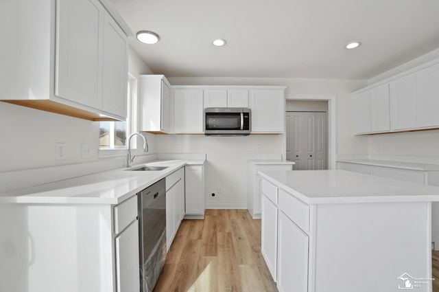 4150 Swan Ridge Lane, Newport, MI 48166