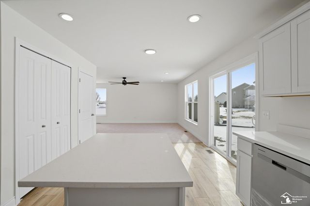 4150 Swan Ridge Lane, Newport, MI 48166