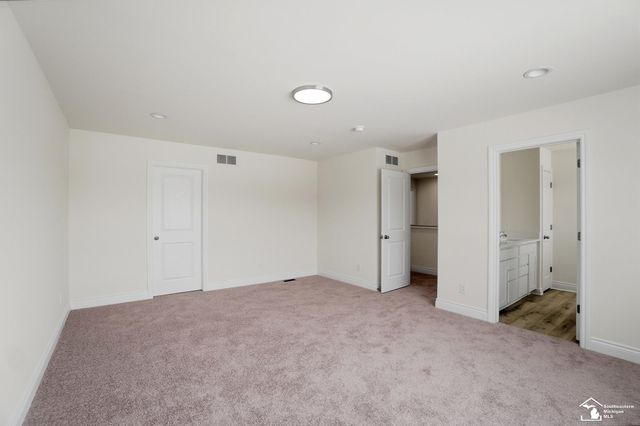 4150 Swan Ridge Lane, Newport, MI 48166