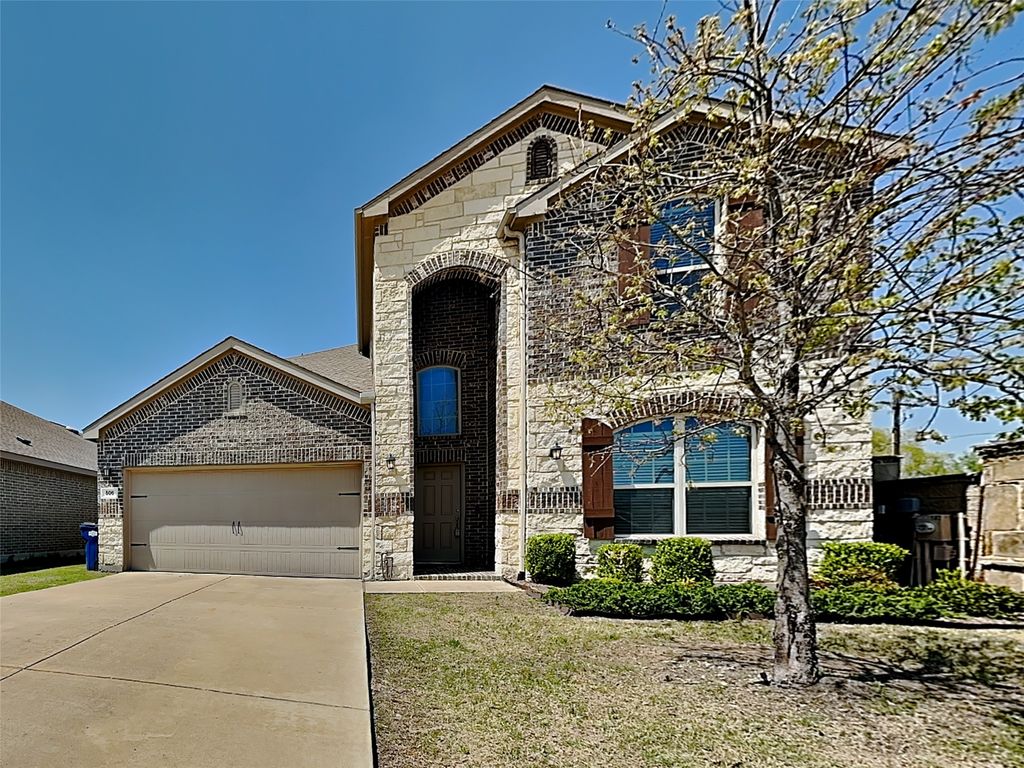 506 Robinson Way, Fate, TX 75189