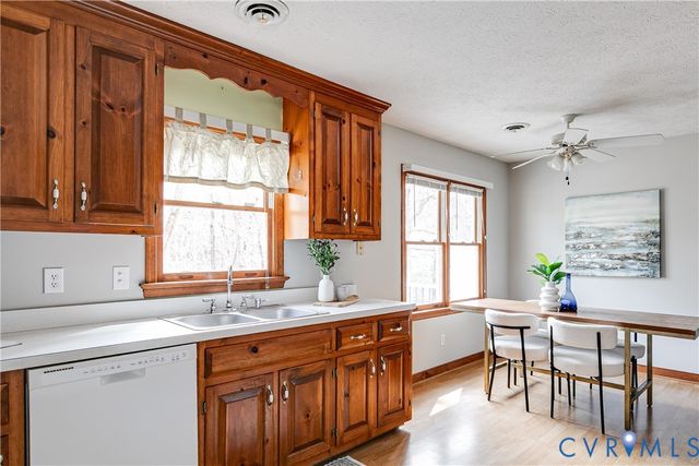 7250 Walnut Grove Dr, Mechanicsville, VA 23111