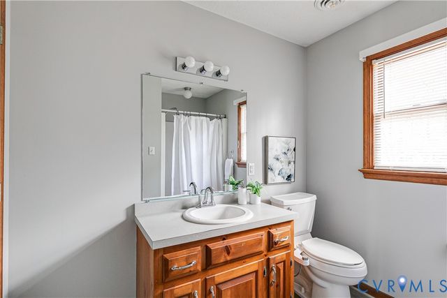 7250 Walnut Grove Dr, Mechanicsville, VA 23111