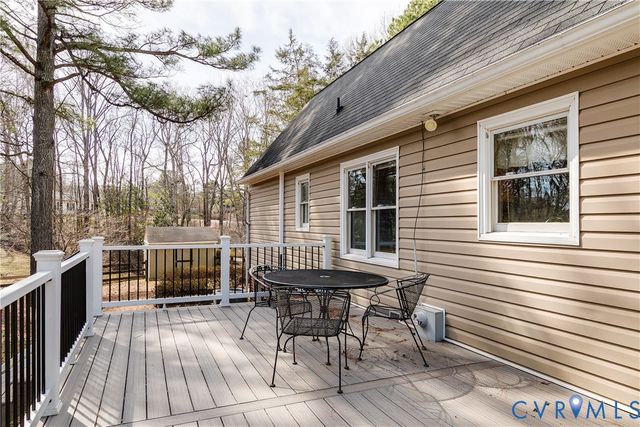 7250 Walnut Grove Dr, Mechanicsville, VA 23111