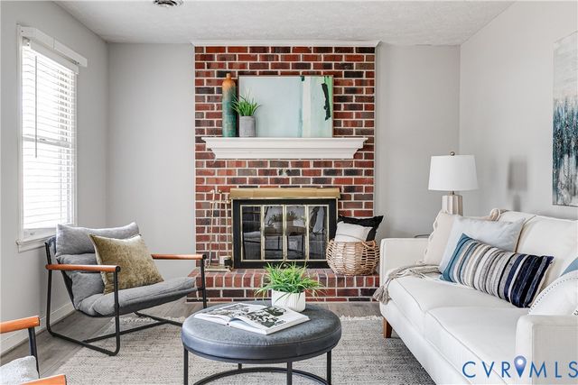 7250 Walnut Grove Dr, Mechanicsville, VA 23111