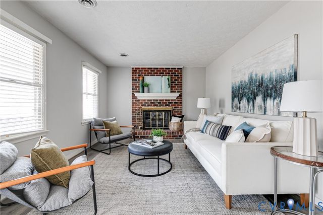 7250 Walnut Grove Dr, Mechanicsville, VA 23111