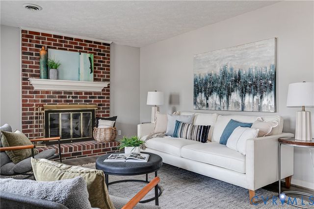 7250 Walnut Grove Dr, Mechanicsville, VA 23111