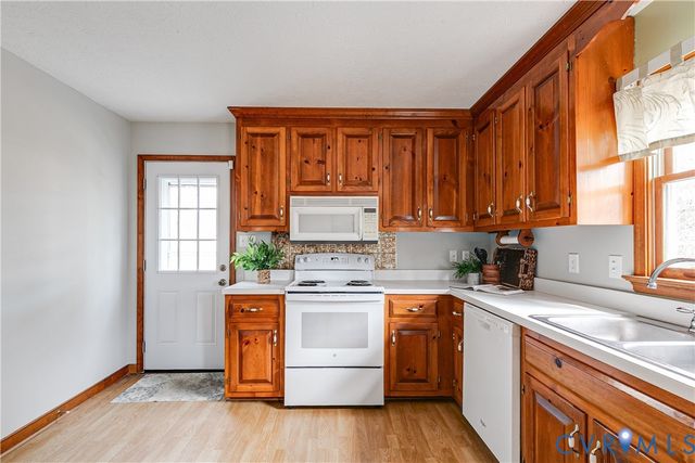 7250 Walnut Grove Dr, Mechanicsville, VA 23111