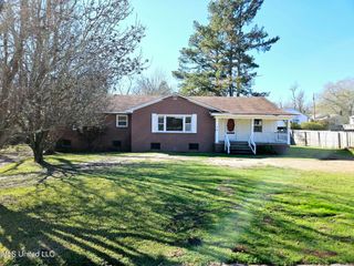 402 Newton Street, Crystal Springs, MS 39059