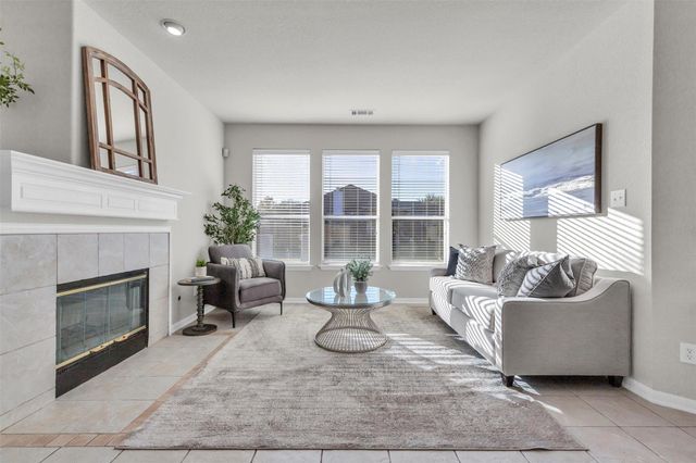 3215 Stratford Pointe Drive, Sugar Land, TX 77498