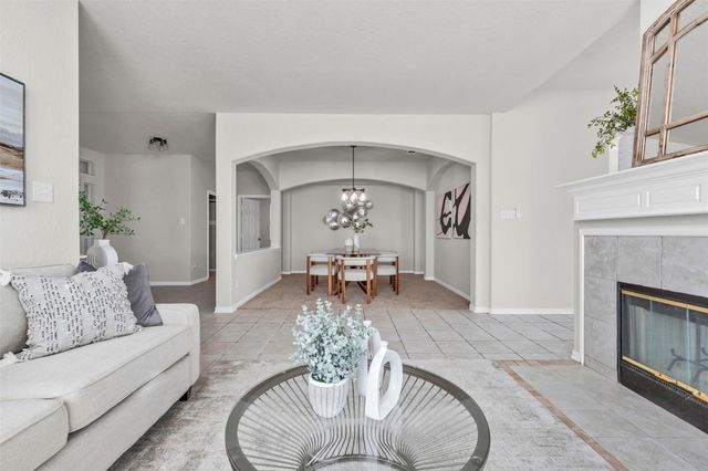 3215 Stratford Pointe Drive, Sugar Land, TX 77498