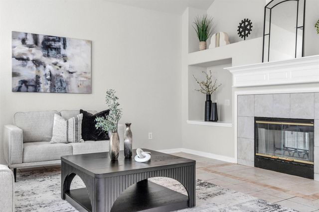 3215 Stratford Pointe Drive, Sugar Land, TX 77498