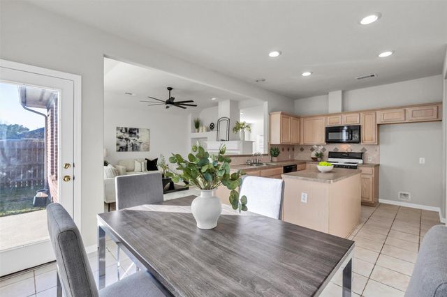 3215 Stratford Pointe Drive, Sugar Land, TX 77498