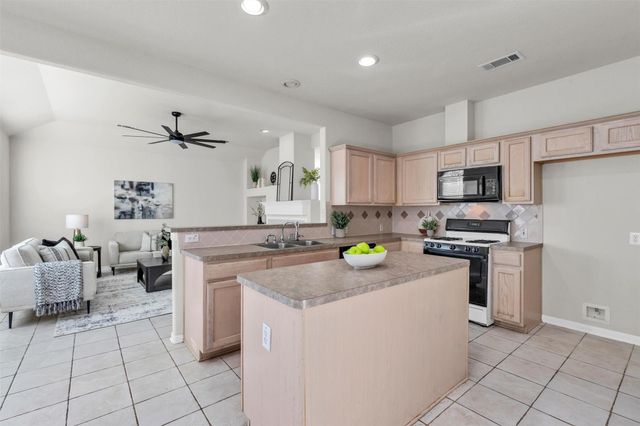 3215 Stratford Pointe Drive, Sugar Land, TX 77498