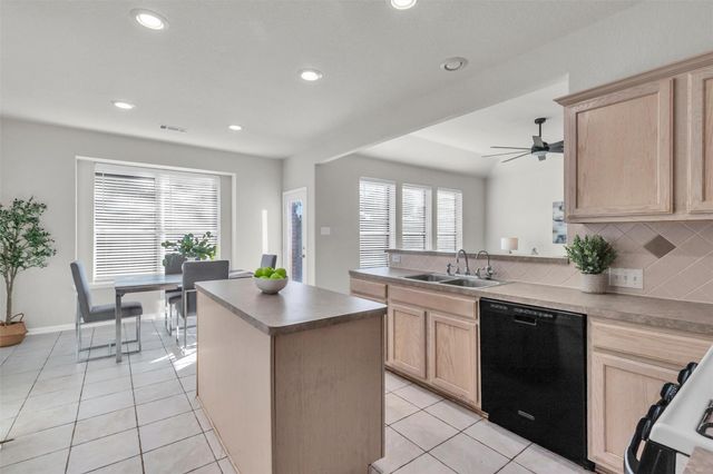 3215 Stratford Pointe Drive, Sugar Land, TX 77498