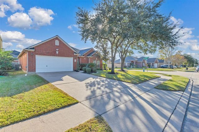 3215 Stratford Pointe Drive, Sugar Land, TX 77498