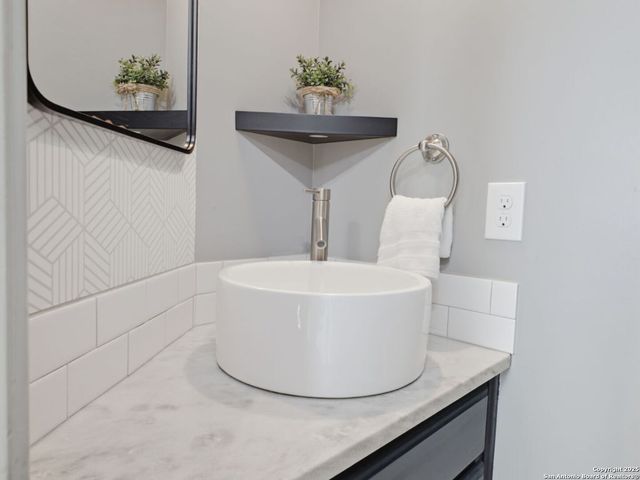 16535 Canyon Cross, San Antonio, TX 78232