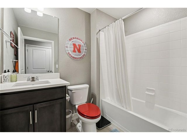 8887 Falcon St, Longmont, CO 80504