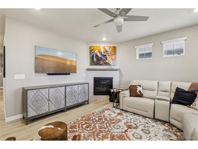 8887 Falcon St, Longmont, CO 80504