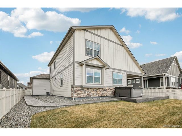 8887 Falcon St, Longmont, CO 80504