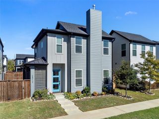 2312 Scenic Bluff Drive, Fort Worth, TX 76111