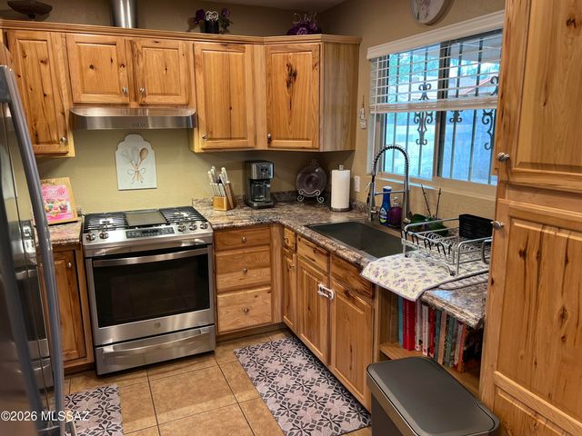 1655 W Sauvignon Drive, Tucson, AZ 85746
