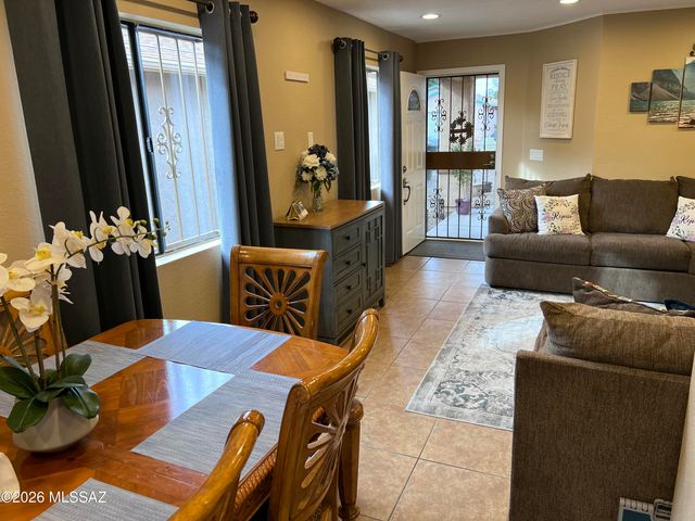 1655 W Sauvignon Drive, Tucson, AZ 85746