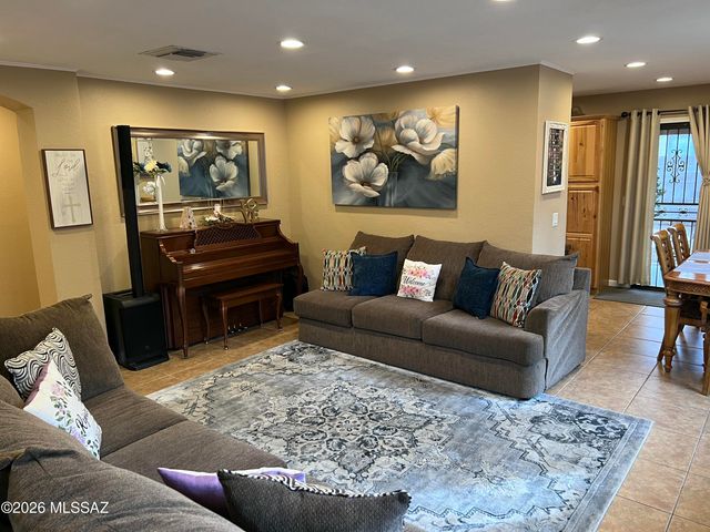 1655 W Sauvignon Drive, Tucson, AZ 85746