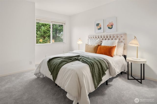 8550 NE 28th Street, Hunts Point, WA 98004