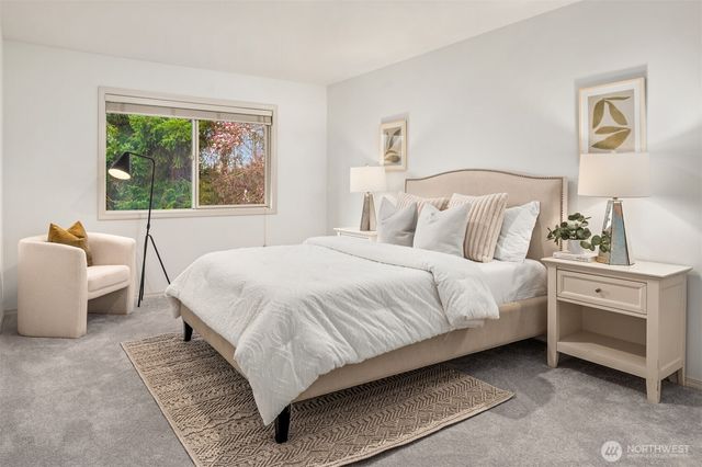 8550 NE 28th Street, Hunts Point, WA 98004