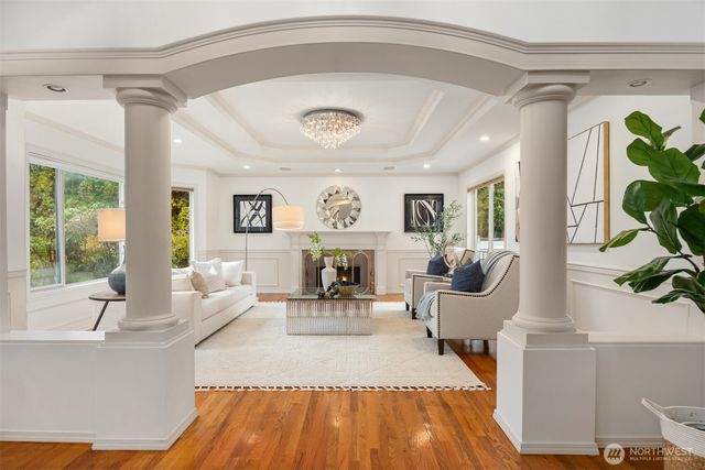 8550 NE 28th Street, Hunts Point, WA 98004