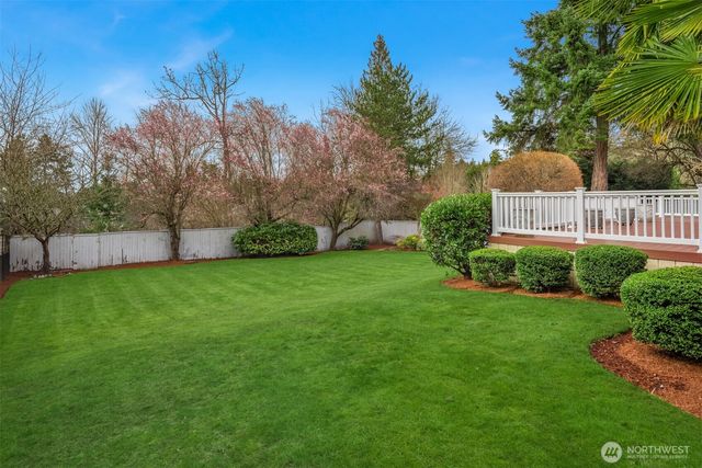 8550 NE 28th Street, Hunts Point, WA 98004