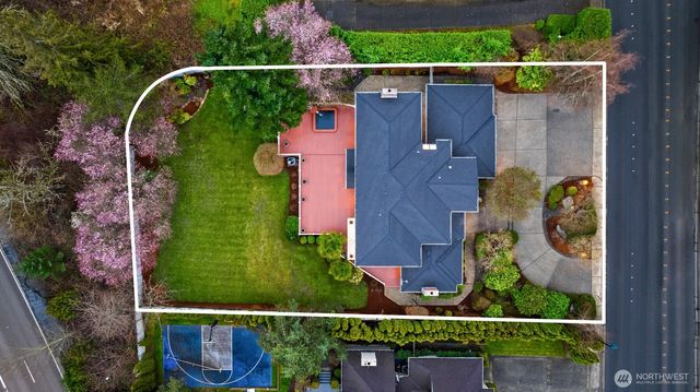 8550 NE 28th Street, Hunts Point, WA 98004