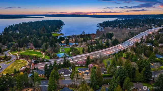 8550 NE 28th Street, Hunts Point, WA 98004