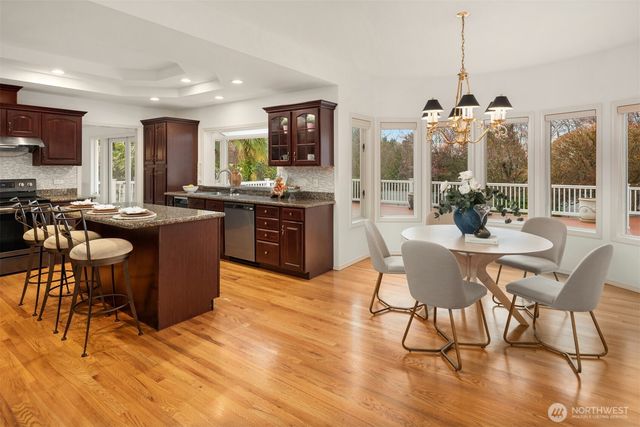 8550 NE 28th Street, Hunts Point, WA 98004