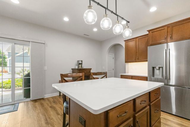6691 Beekman Place B, Zionsville, IN 46077